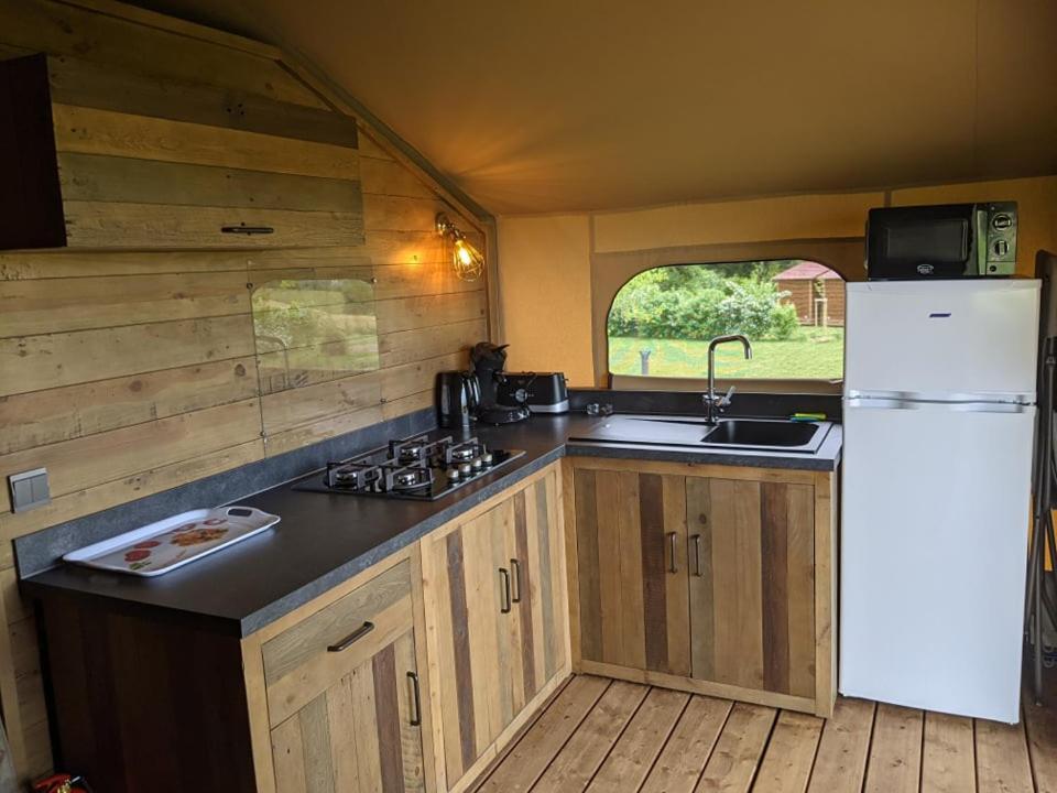 ホテル Camping De La Liez Peigney エクステリア 写真